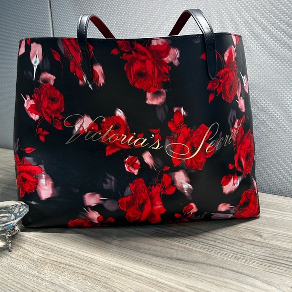 NWOT VICTORIAS SECRET TOTE 🌹 - Picture 1 of 6